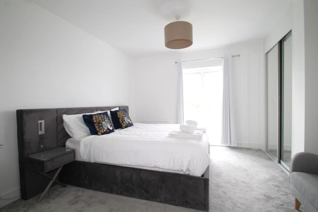 Broomfield  Beaulieu Park - Sleeps 10 - Chelmsfordヴィラ エクステリア 写真